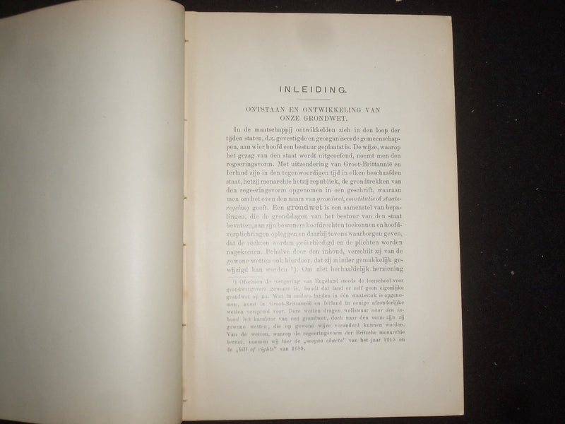 1920 DE GRONDEN DER STAATSINRICHTING VAN NEDERLAND HARDCOVER BOOK-DUTCH- KD 9235