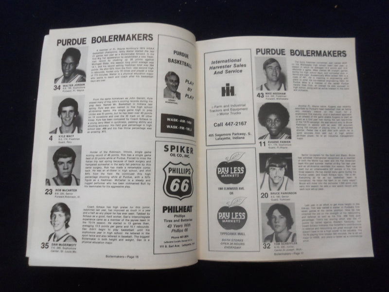 1975 DEC 22 COLLEGE BASKETBALL PROGRAM-PURDUE UNIV VS. UNIV. CALIFORNIA-SP 1533N