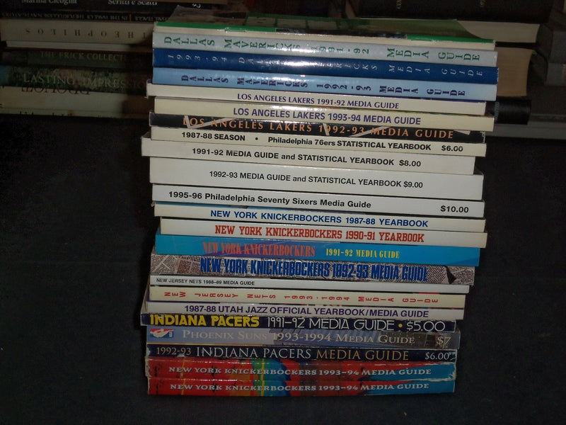 1980'S-2000'S ASSORTED MLB AND MINOR LEAGUE GUIDES & BOOKS - LOT OF - O 2907D