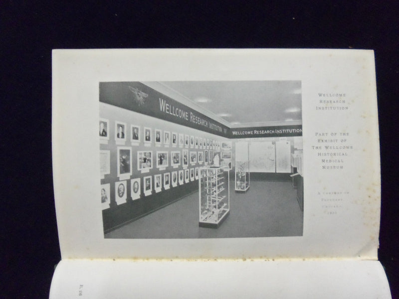 1933 THE WELLCOME RESEARCH INSTITUTION BOOK LONDON - CHICAGO EXPOSITION- KD 727U