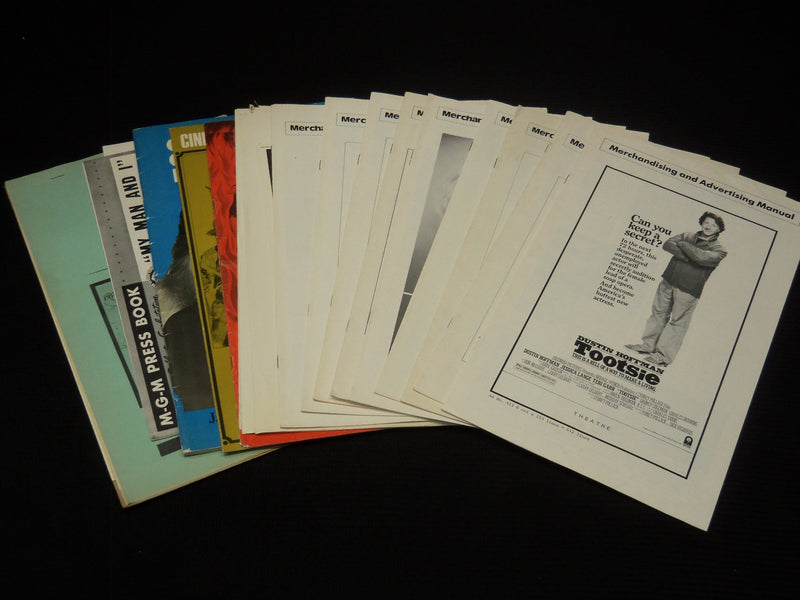 1970'S ASSORTED MOVIE PRESSBOOKS - 18 PIECES - O 3803