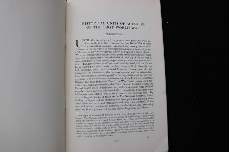 1942 HISTORICAL UNITS OF AGENCIES OF THE FIRST WORLD WAR SOFTCOVER BOOK - K 2908