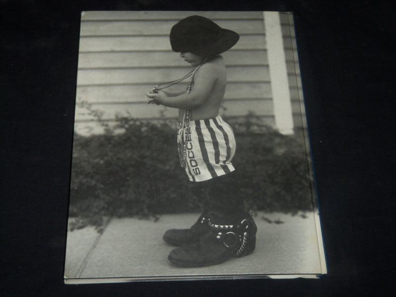 UGLY PEOPLE 92 HARDCOVER BOOK - PUBLISHED IN ITALY - NICE PHOTOS - D 43