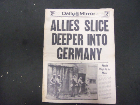 1944 NOVEMBER 22 NEW YORK DAILY MIRROR-ALLIES SLICE DEEPER INTO GERMANY- NP 2216