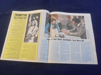 1976 DECEMBER 26 MODERN PEOPLE NEWSPAPER - LOUISE LASSER TO QUIT - NP 5703