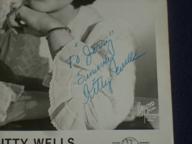 KITTY WELLS AUTOGRAPHED PHOTOGRAPH - J 6028