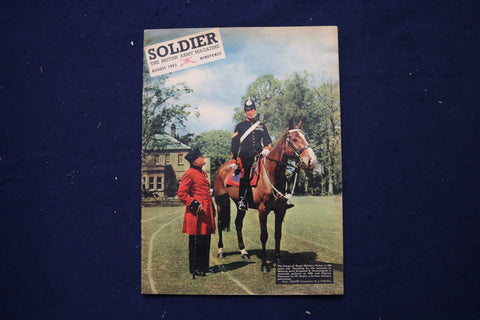 1955 AUGUST SOLDIER MAGAZINE - ROYAL MILITARY POLICE COVER - E 18995