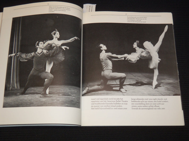 1982 ALEXANDRA RADIUS EEN DANSCARRIERE BOOK BY INE RIETSTAP - KD 5981T
