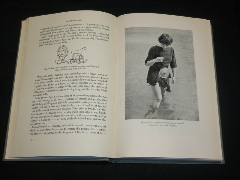 1960 A HISTORY OF THE KINGDOM OF DENMARK BOOK BY PALLE LAURING - KD 2765G