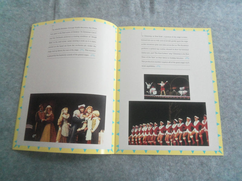 1989 THE RADIO CITY MUSIC HALL CHRISTMAS SPECTACULAR PROGRAM - J 7643
