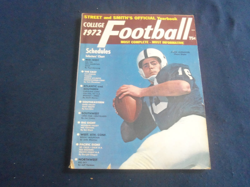 1972 STREET AND SMITH COLLEGE FOOTBALL MAGAZINE - SP 6481G