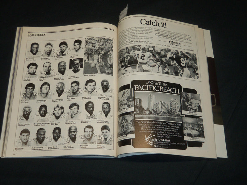 1986 ALOHA BOWL COLLEGE FOOTBALL PROGRAM - ARIZONA VS. CAROLINA - J 5546