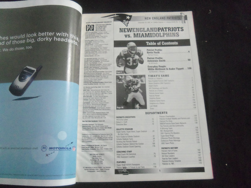 2002 DECEMBER 29 GAMEDAY MAGAZINE - N.E. PATRIOTS VS. MIAMI DOLPHINS - B 4077Q