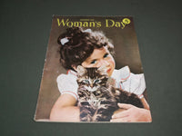 1949 SEPTEMBER WOMAN'S DAY MAGAZINE - LITTLE GIRL AND CAT COVER - SP 7475