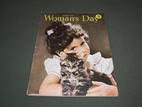 1949 SEPTEMBER WOMAN'S DAY MAGAZINE - LITTLE GIRL AND CAT COVER - SP 7475