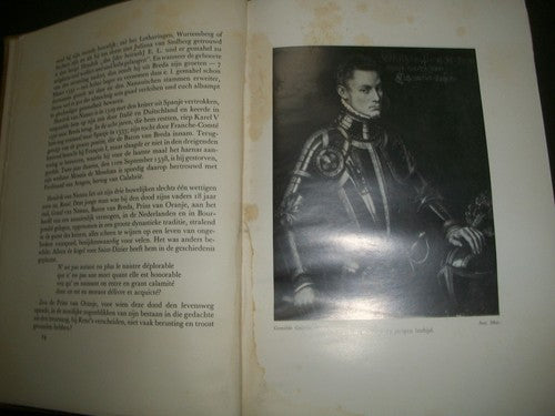 1933 PRINS WILLEM VAN ORANJE (1533-1933) BOOK - DUTCH - KD 689
