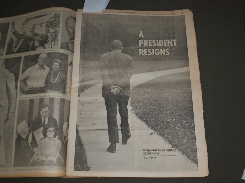 1974 AUGUST 9 NEW YORK DAILY NEWS - RICHARD NIXON RESIGNS - NP 3044