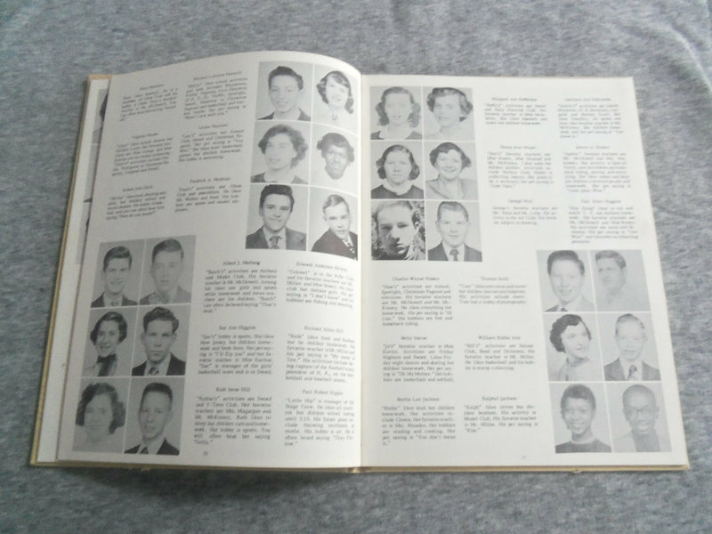 1952 ANNUAL SMEDLEY JUNIOR HIGH SCHOOL YEARBOOK - CHESTER, PENNSYLVANIA- YB 2792