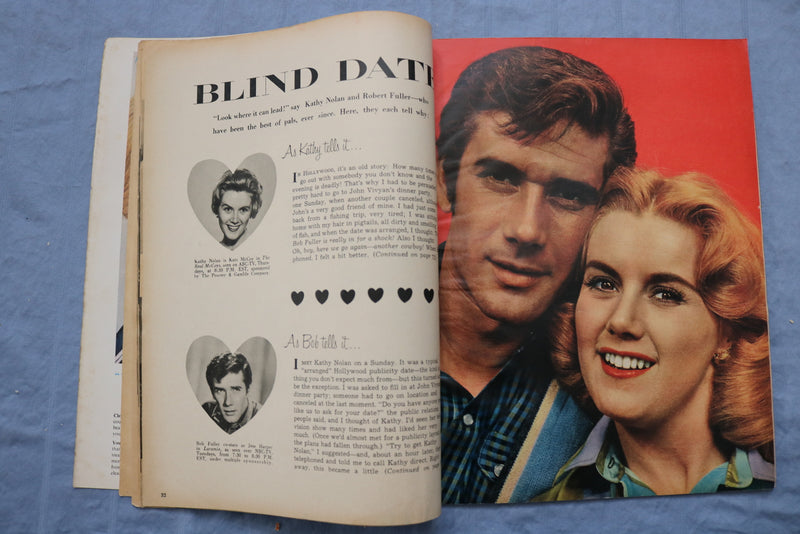 1960 MAY TV RADIO MIRROR MAGAZINE - THE LENNON SISTERS COVER - ST 1002P