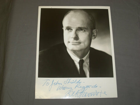 WISCONSIN SENATOR WILLIAM PROXMIRE 8 X 10 AUTOGRAPHED PHOTO - J 4057