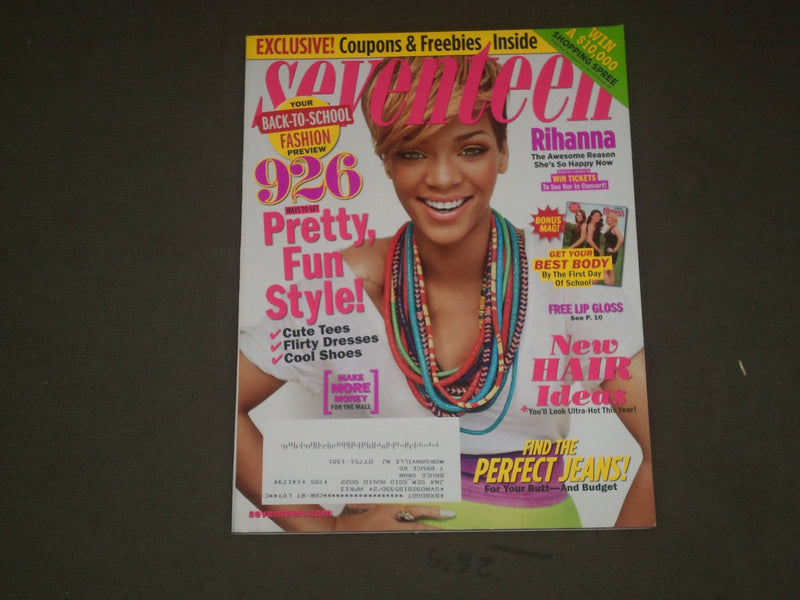 2010 AUGUST SEVENTEEN MAGAZINE - RIHANNA COVER - B 1720