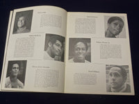 1970'S YOUR ARMS TOO SHORT TO BOX WITH GOD SOUVENIR SHOW PROGRAM - J 5004