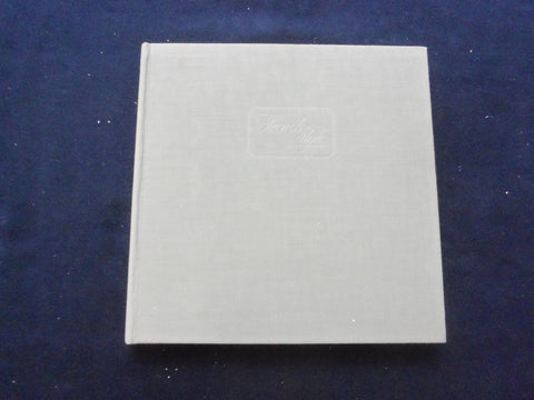 1982 FRENCH STYLE HARDCOVER BOOK BY SUZANNE SLESIN & STAFFORD CLIFF - KD 8340