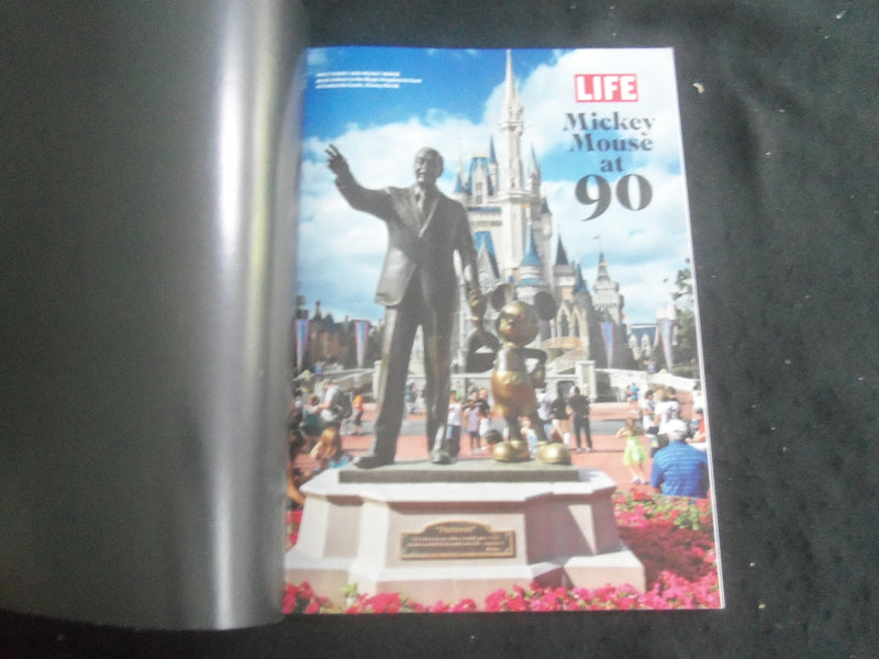 2019 LIFE MAGAZINE - MICKEY MOUSE AT 90 - B 4077A