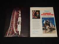 1970'S JOHN F. KENNEDY SPACE CENTER SOUVENIR BOOK - NICE PHOTOS - J 7883