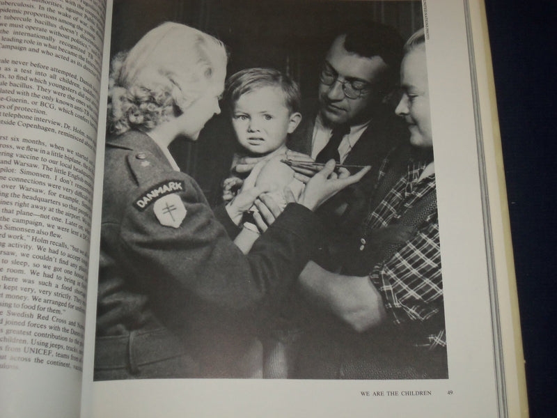1986 WE ARE THE CHILDREN CELEBRATION OF UNICEF'S HARDCOVER BOOK - KD 2805