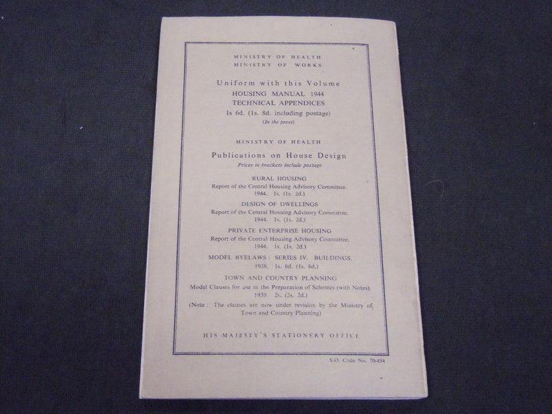 1944 HOUSING MANUAL PUBLISHED IN LONDON - MINISTRY OF HEALTH & WORKS - II 8102