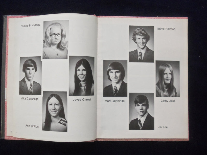 1974 I REMEMER 1974 HIGH SCHOOL YEARBOOK - GRAETTINGER, IOWA - YB 3059