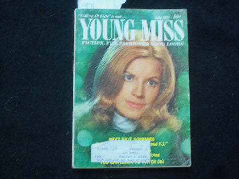 1970 JULY YOUNG MISS MAGAZINE - JULIE SOMMARS COVER - J 9954