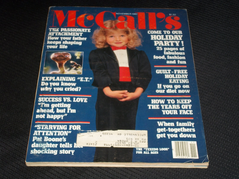 1982 NOVEMBER MCCALL'S MAGAZINE - THE TUXEDO LOOK FRONT COVER - E 604