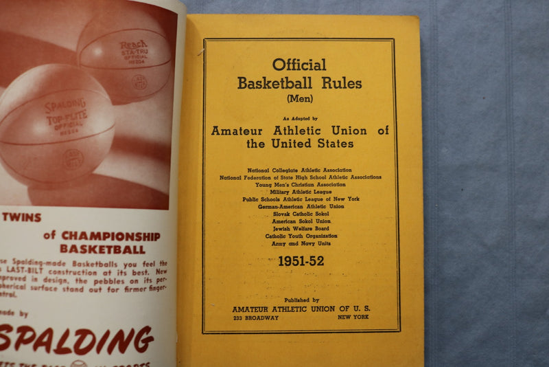 1950-1952 AAU BASKETBALL GUIDES - LOT OF 2 - O 3844