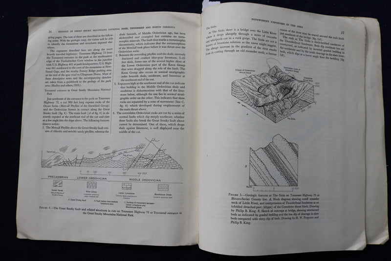 1968 GEOLOGY OF THE GREAT SMOKY MOUNTAINS SOFTCOVER BOOK - FOLD-OUT MAP - K 1384