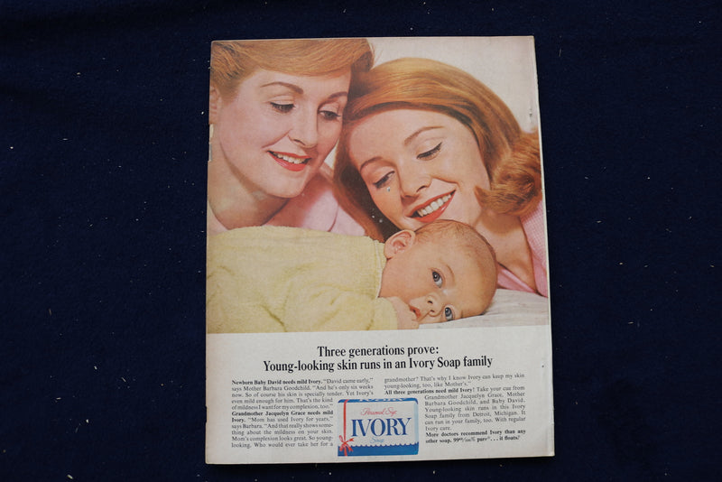 1965 OCTOBER PHOTOPLAY MAGAZINE - JACKIE KENNEDY COVER - E 17855