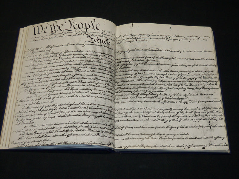 1986 THE NATIONAL ARCHIVES OF THE UNITED STATES BOOK BY HERMAN J. VIOLA- KD 5917