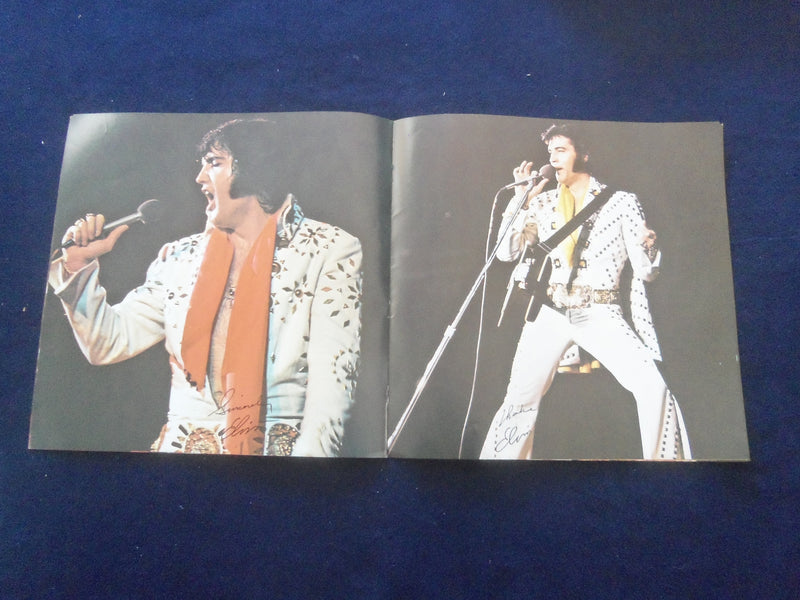 1972 ELVIS PRESLEY LAS VEGAS PHOTO FOLIO CONCERT EDITION PROGRAM - J 8392