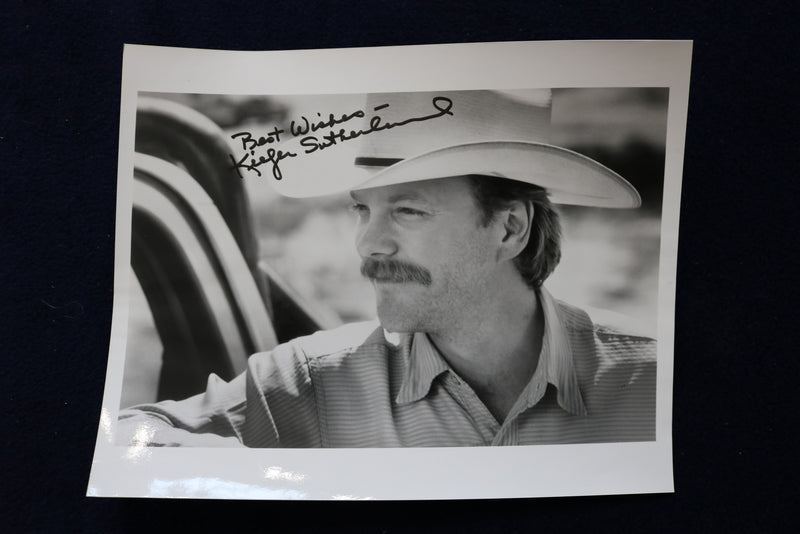KIEFER SUTHERLAND 8x10 AUTOGRAPHED PHOTOGRAPH - BLACK & WHITE - K 1718