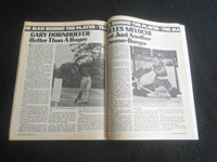 1976 JANUARY HOCKEY ILLUSTRATED MAGAZINE - BERNIE PARENT POSTER - B 6235F