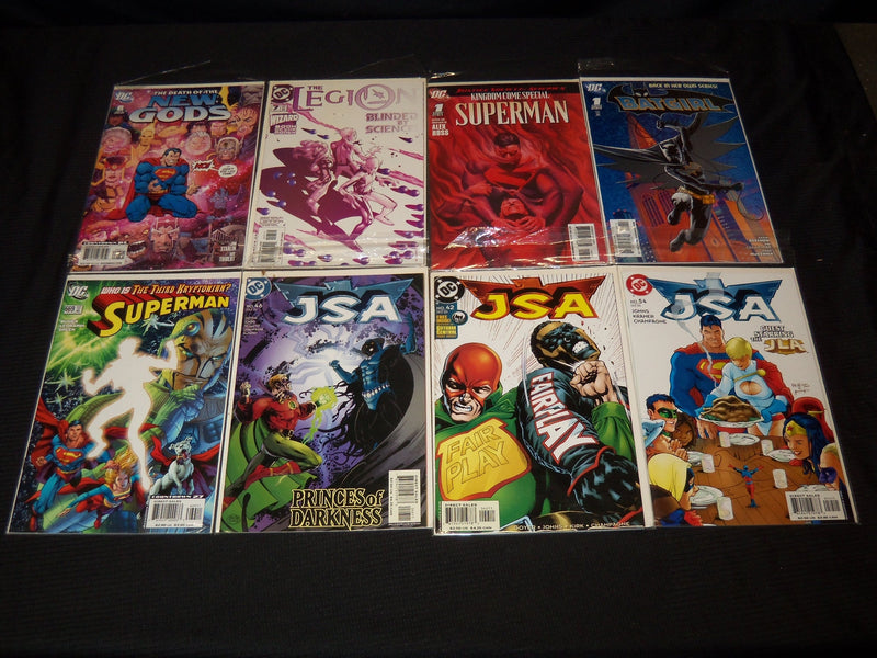2000'S ASSORTED DC COMIC BOOK LOT OF 33 DIFFERENT ISSUES VF TO NM - LOT #4