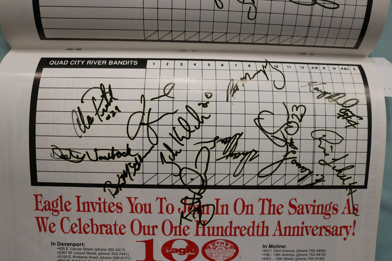 1993 QUAD CITY RIVER BANDITS YEARBOOK - AUTOGRAPHS - CESAR CEDENO - K 3405