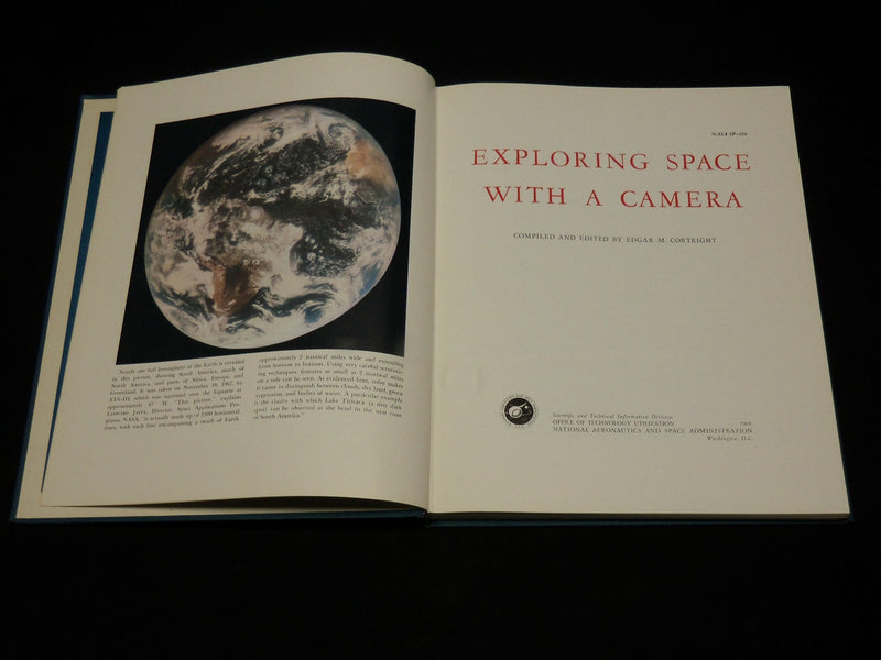 1968 EXPLORING SPACE WITH A CAMERA HARDCOVER BOOK - NASA - GREAT PHOTOS - I 1911