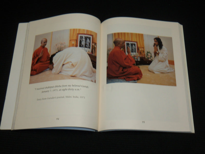 1992 IN THE PRESENCE OF A MASTER SOFTCOVER BOOK BY GURUDEV - R 726B