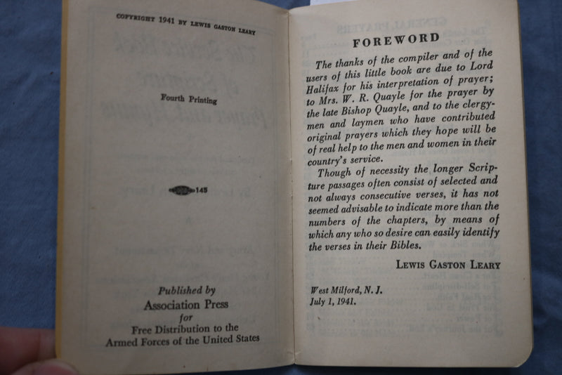 1941-1943 YMCA USO SERVICE BOOKS - LOT OF 2 - THINK - SCRIPTURE - K 735