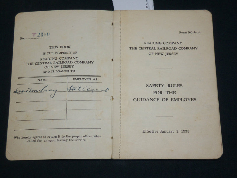 1935 READING CO. CENTRAL RAILROAD OF NEW JERSEY SAFETY RULES BOOK - J 5958