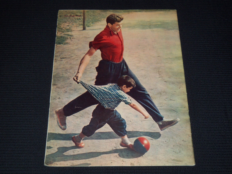 1960 OCTOBER 30 OGONEK RUSSIAN MAGAZINE - NICE COVER & PHOTOS - B 4128K