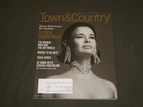 2010 NOVEMBER TOWN & COUNTRY MAGAZINE - GLORIA VANDERBILT COVER - B 2359