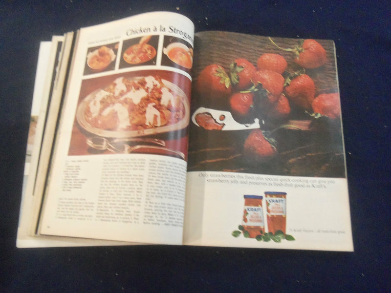 1965 NOVEMBER GOOD HOUSEKEEPING MAGAZINE - NICE COVER, ARTICLES & ADS - F 514J